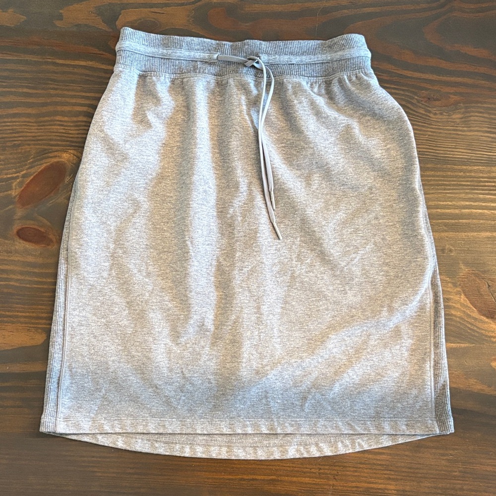 Lululemon skirt. Size 4.